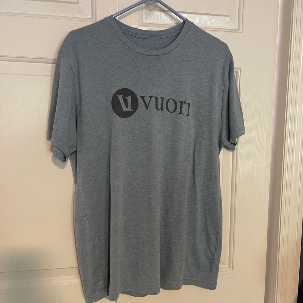 Men’s Vuori Wordmark TShirt Size L